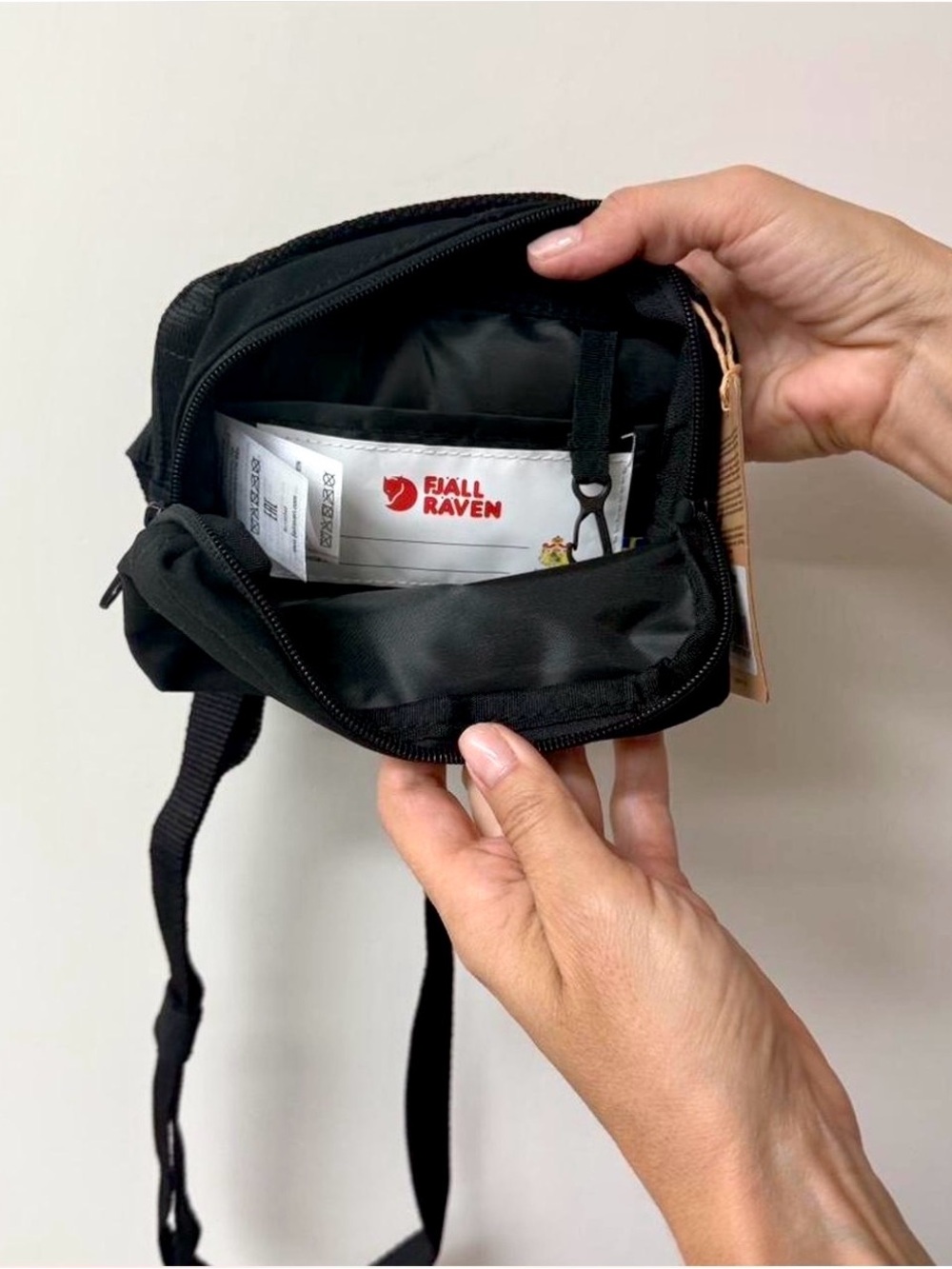 Fjallraven Kånken Hip Pack — Black with Red Logo - Picture 4 of 4